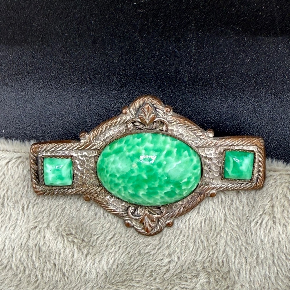 Vintage Green Glass Brooch Silver Tone